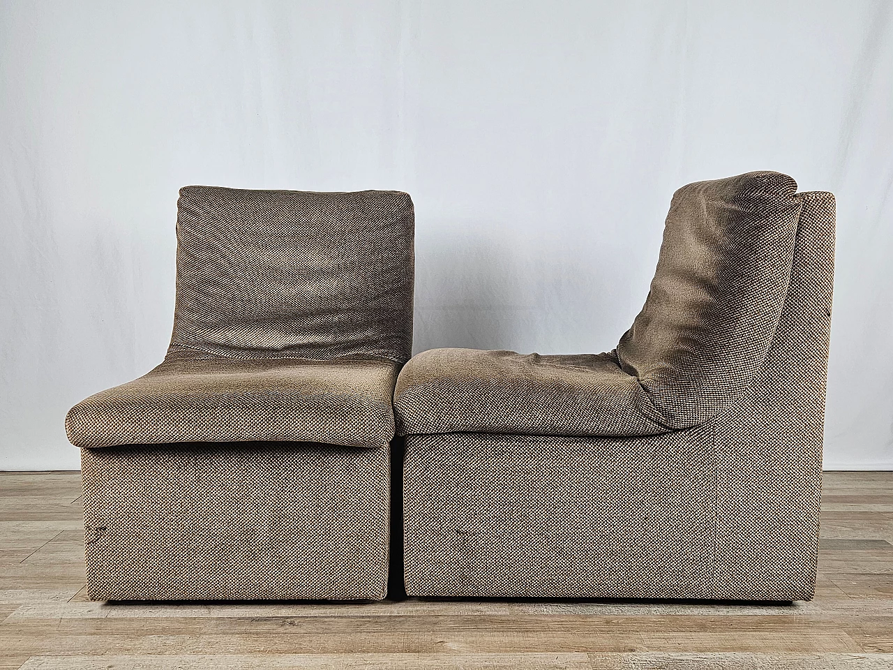 5 Modular fabric armchairs with wooden feet, 1970s 7