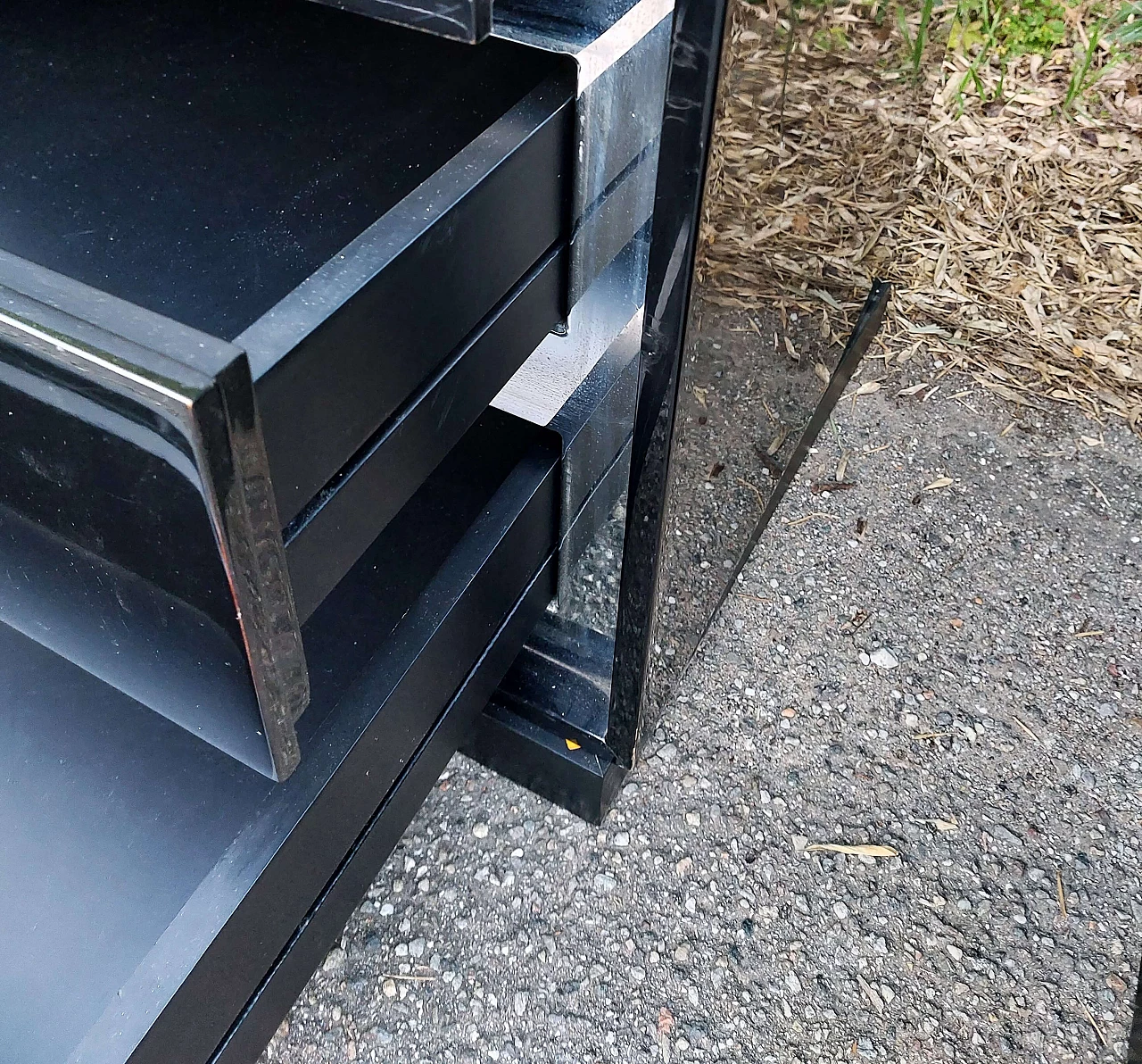 3 Comodini in legno nero lucido e metallo cromato di Gavina, anni '70 5