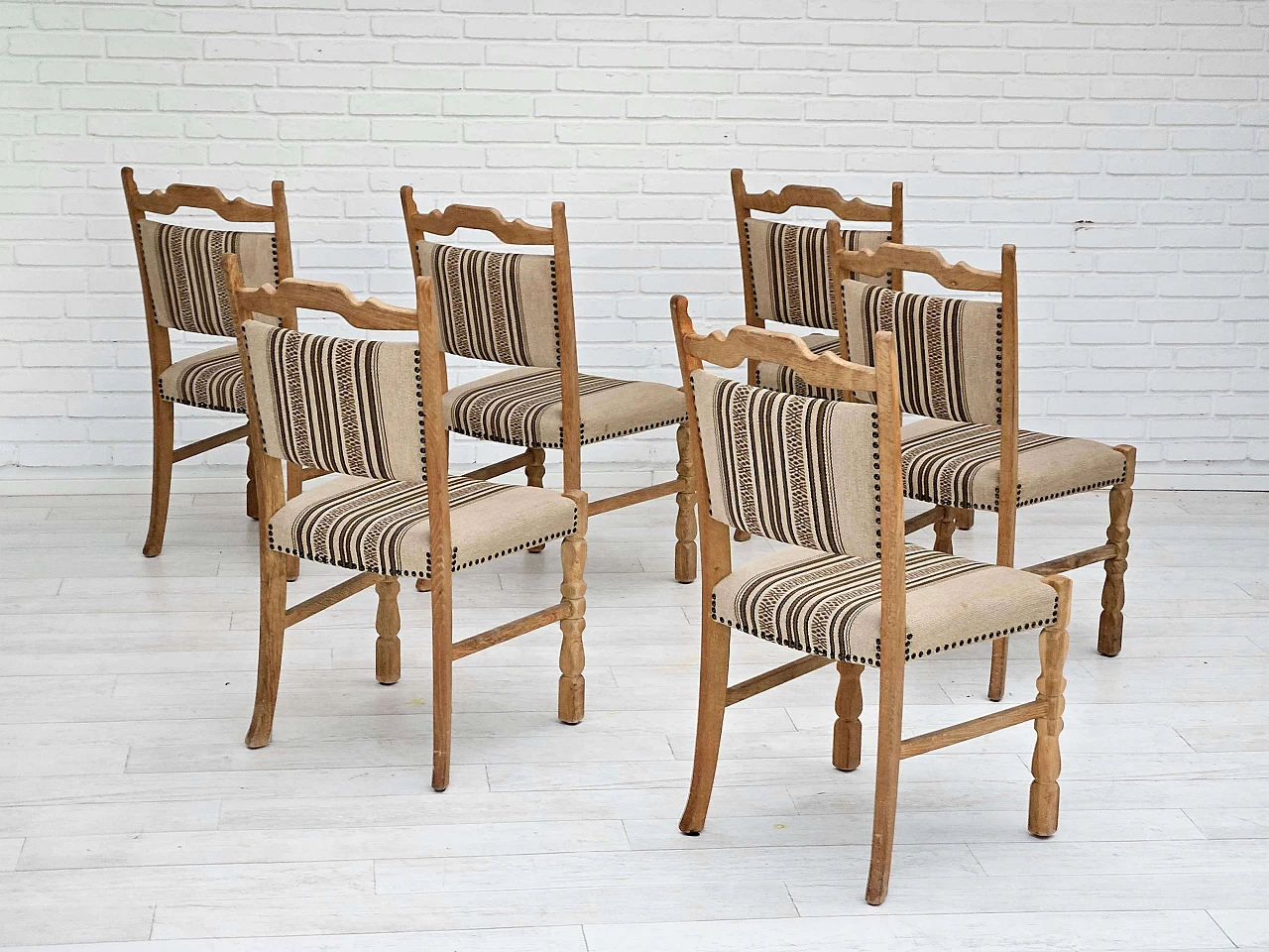 6 Danish chairs in beige and brown wool and oak, 1970s 3