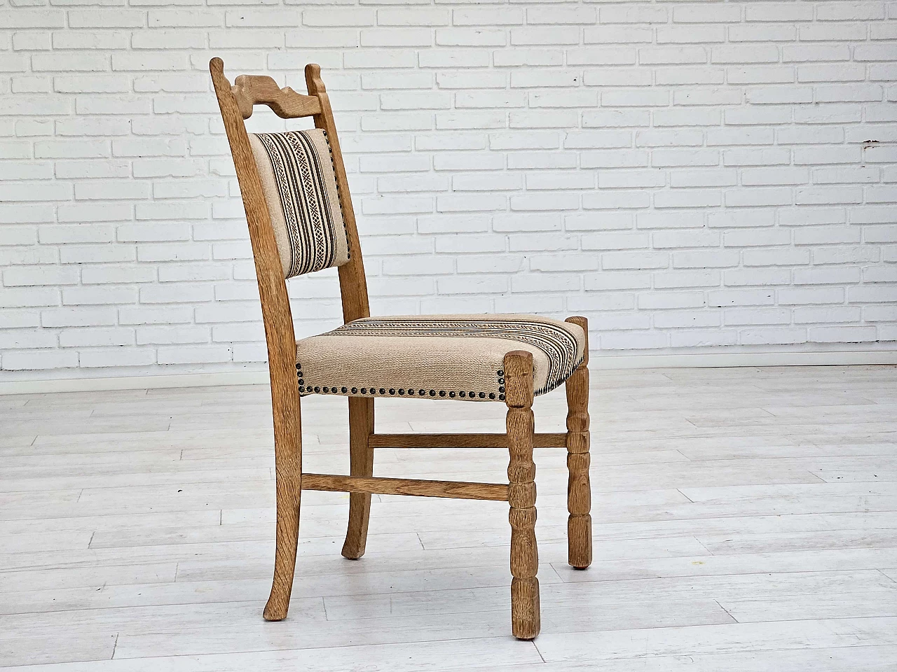 6 Danish chairs in beige and brown wool and oak, 1970s 5