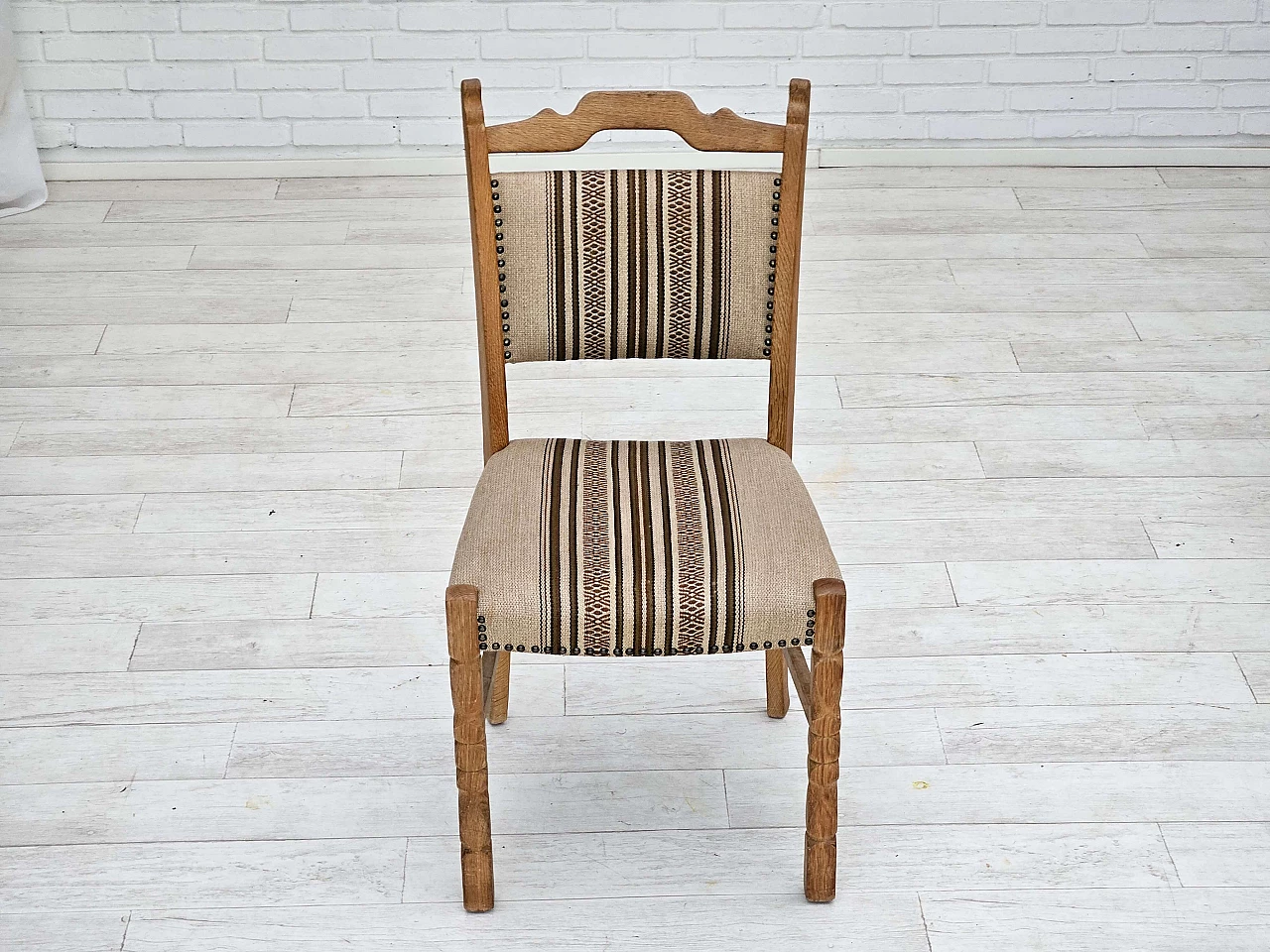 6 Danish chairs in beige and brown wool and oak, 1970s 16