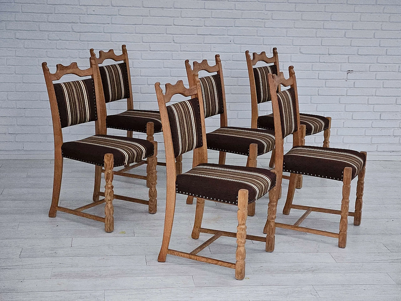 6 Danish chairs in oak and wool fabric, 1970s 1