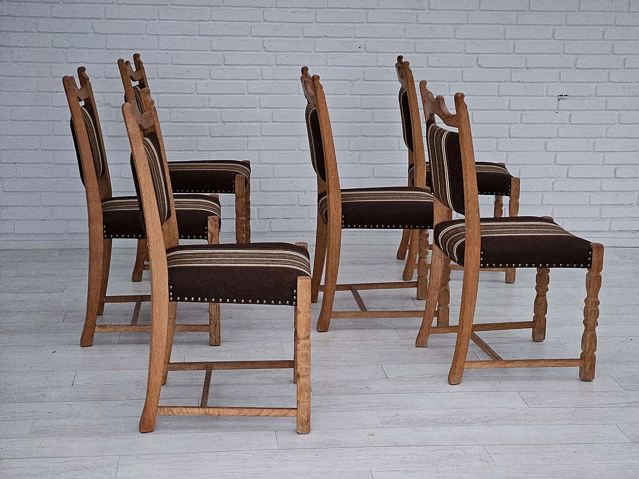 6 Danish chairs in oak and wool fabric, 1970s 2