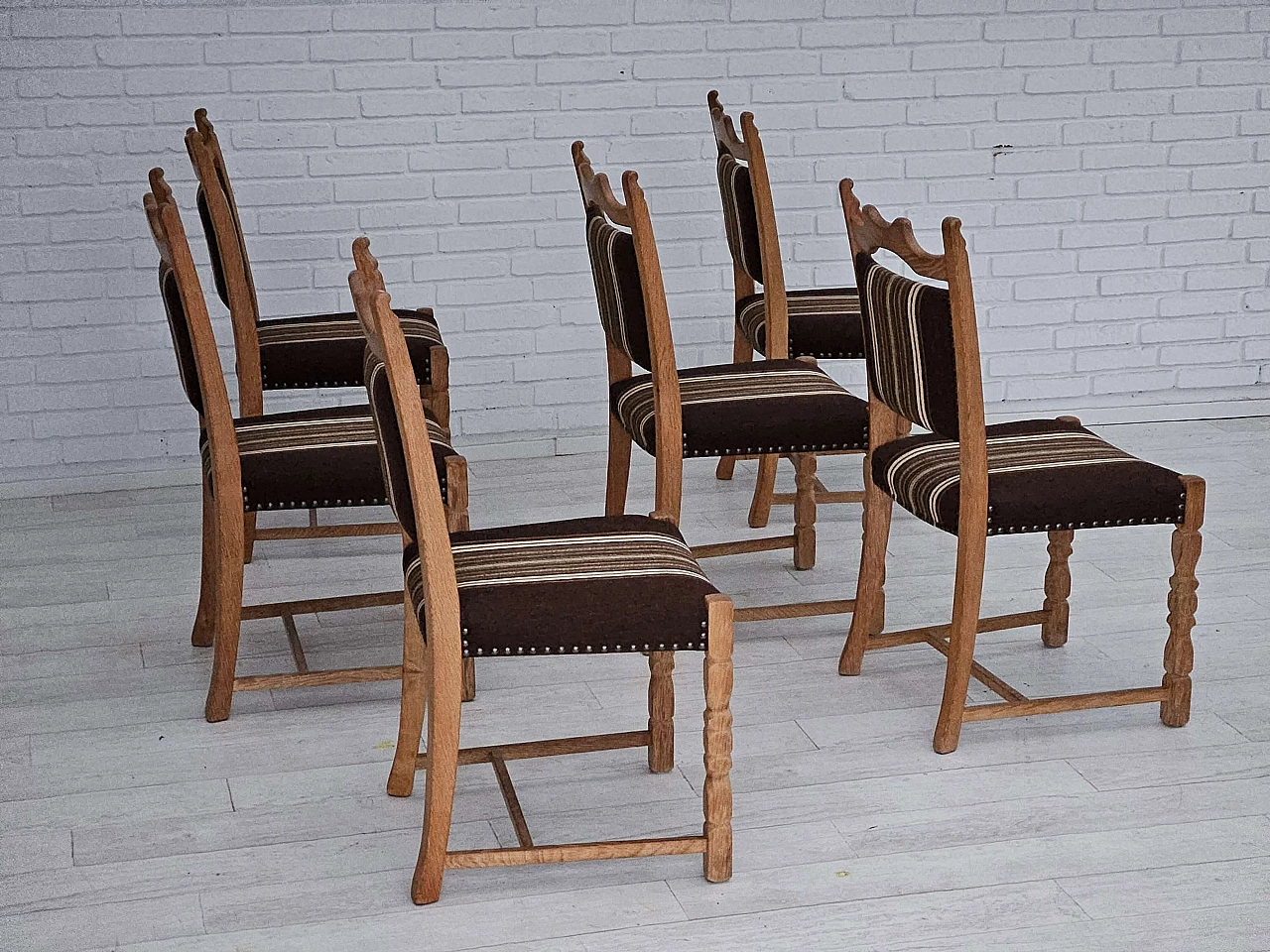 6 Danish chairs in oak and wool fabric, 1970s 3