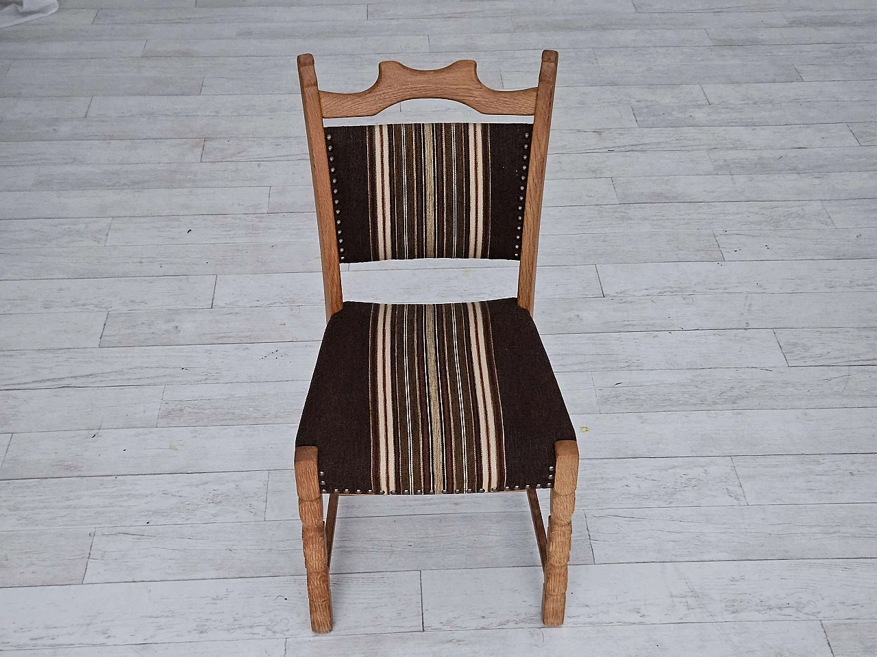 6 Danish chairs in oak and wool fabric, 1970s 10