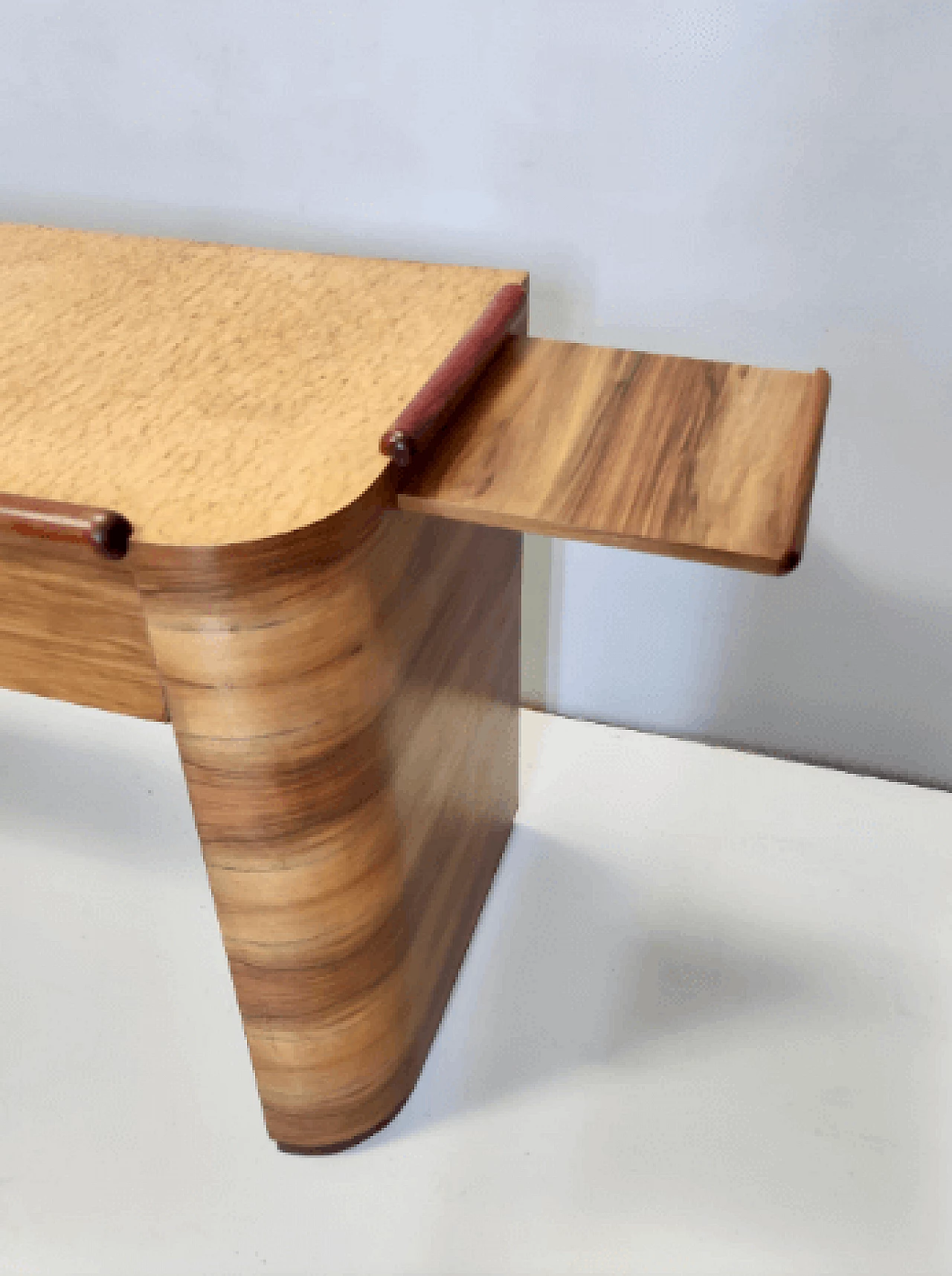Scrivania Art Déco in noce, betulla e faggio, anni '40 13