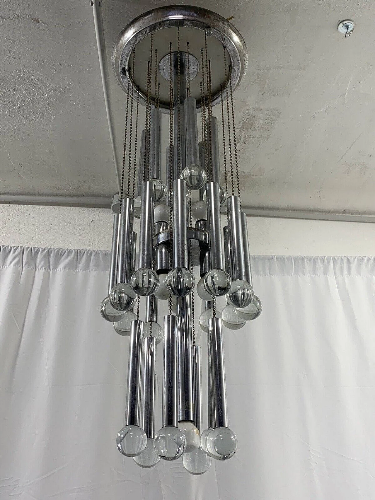 Seven-light metal chandelier by Gaetano Sciolari 1