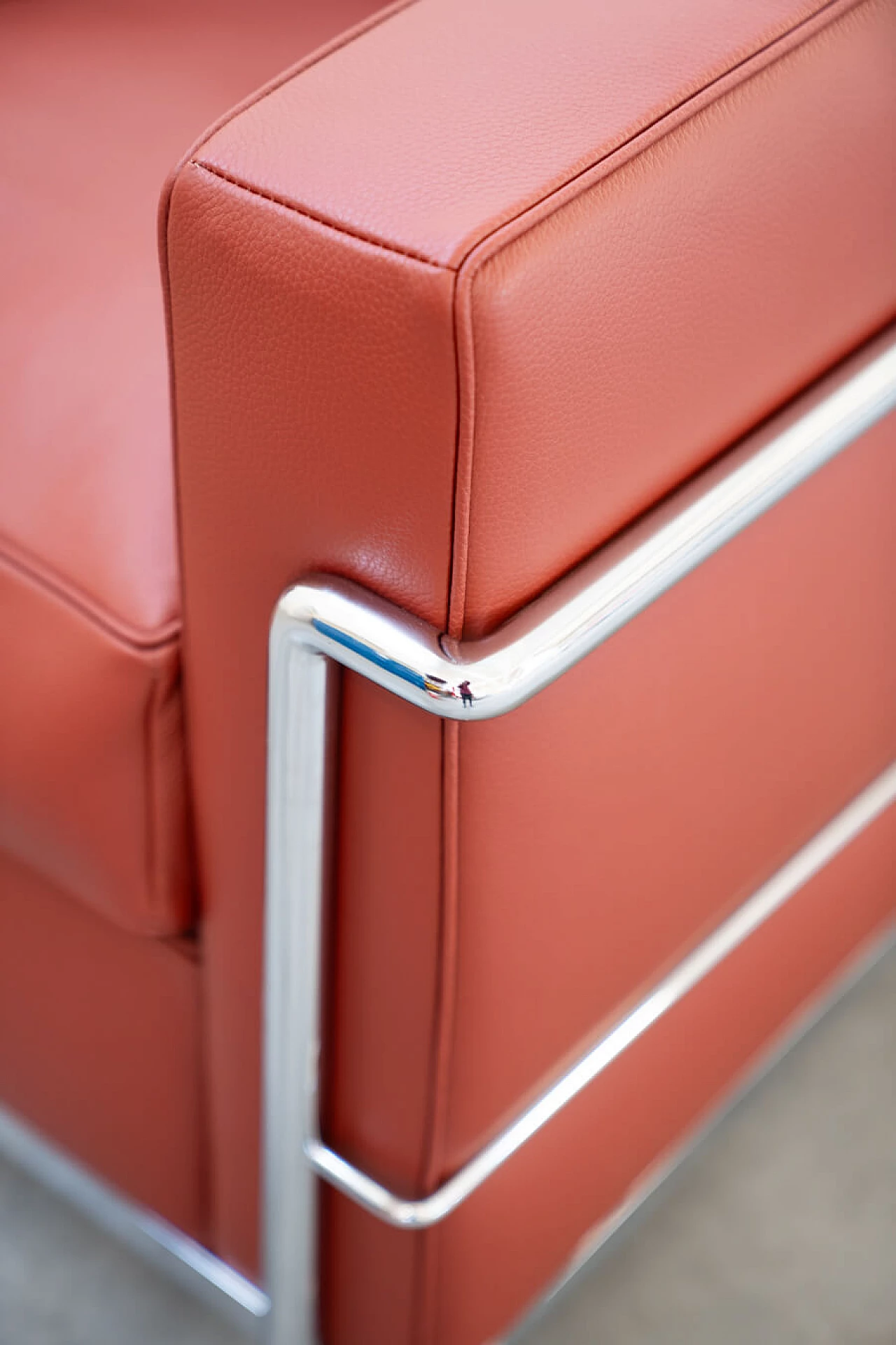 Pair of LC2 Carmin Club Chairs armchairs by Le Corbusier and Perriand for Cassina, 1980s 6