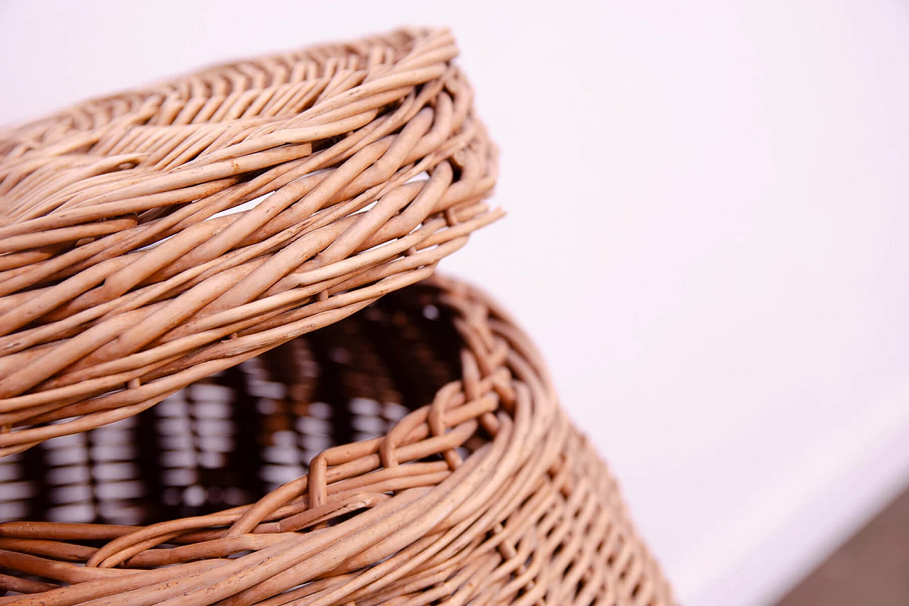 Cesto portabiancheria cecoslovacco in vimini, anni '70 8