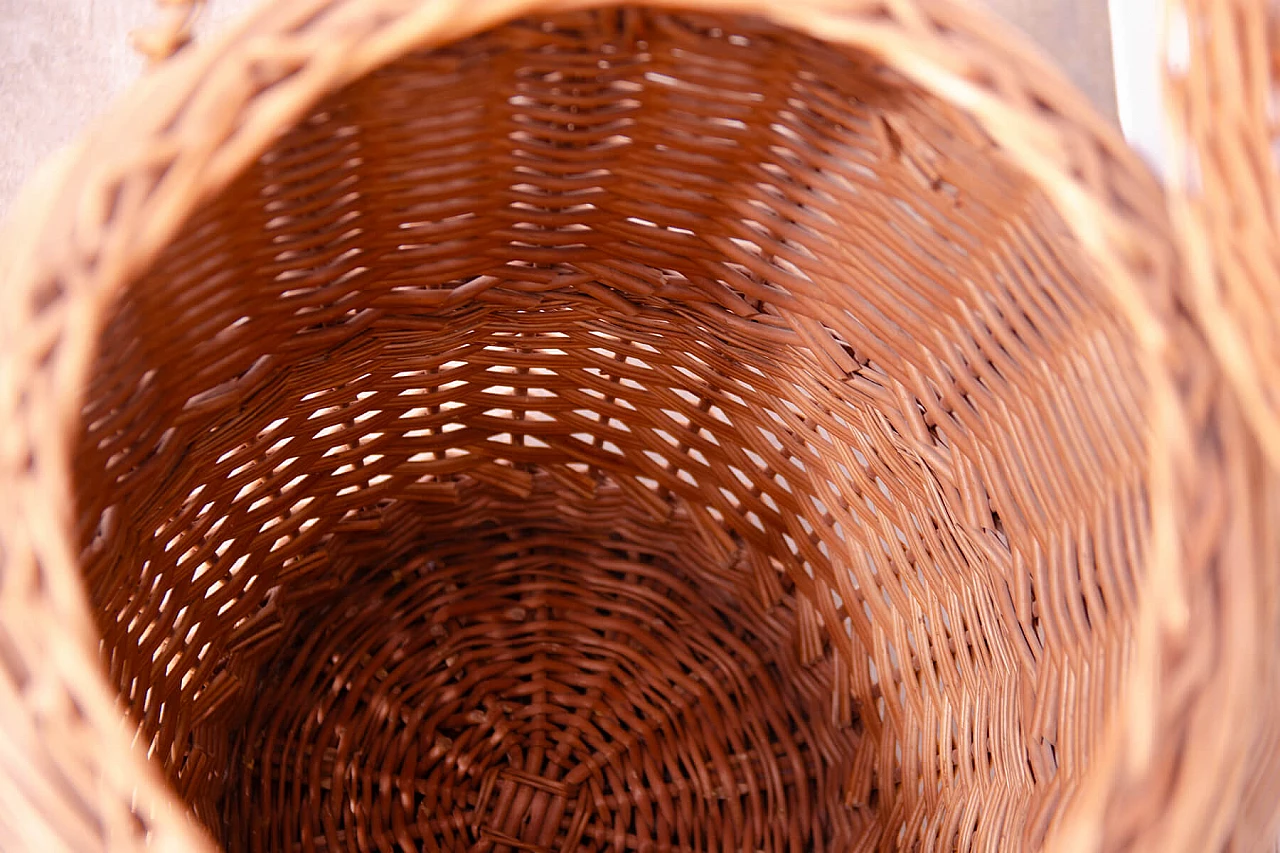 Czechoslovakian wicker laundry basket, 1970s 10