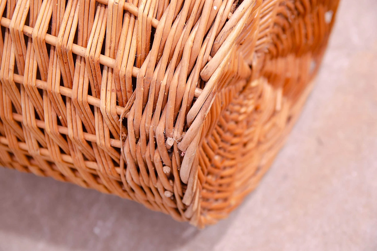 Cesto portabiancheria cecoslovacco in vimini, anni '70 11