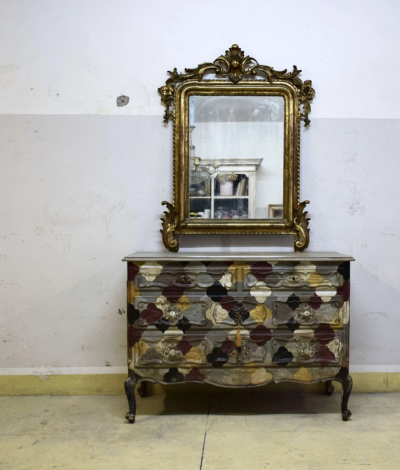 Lacquered chest of drawers in Baroque style, 1950s 4