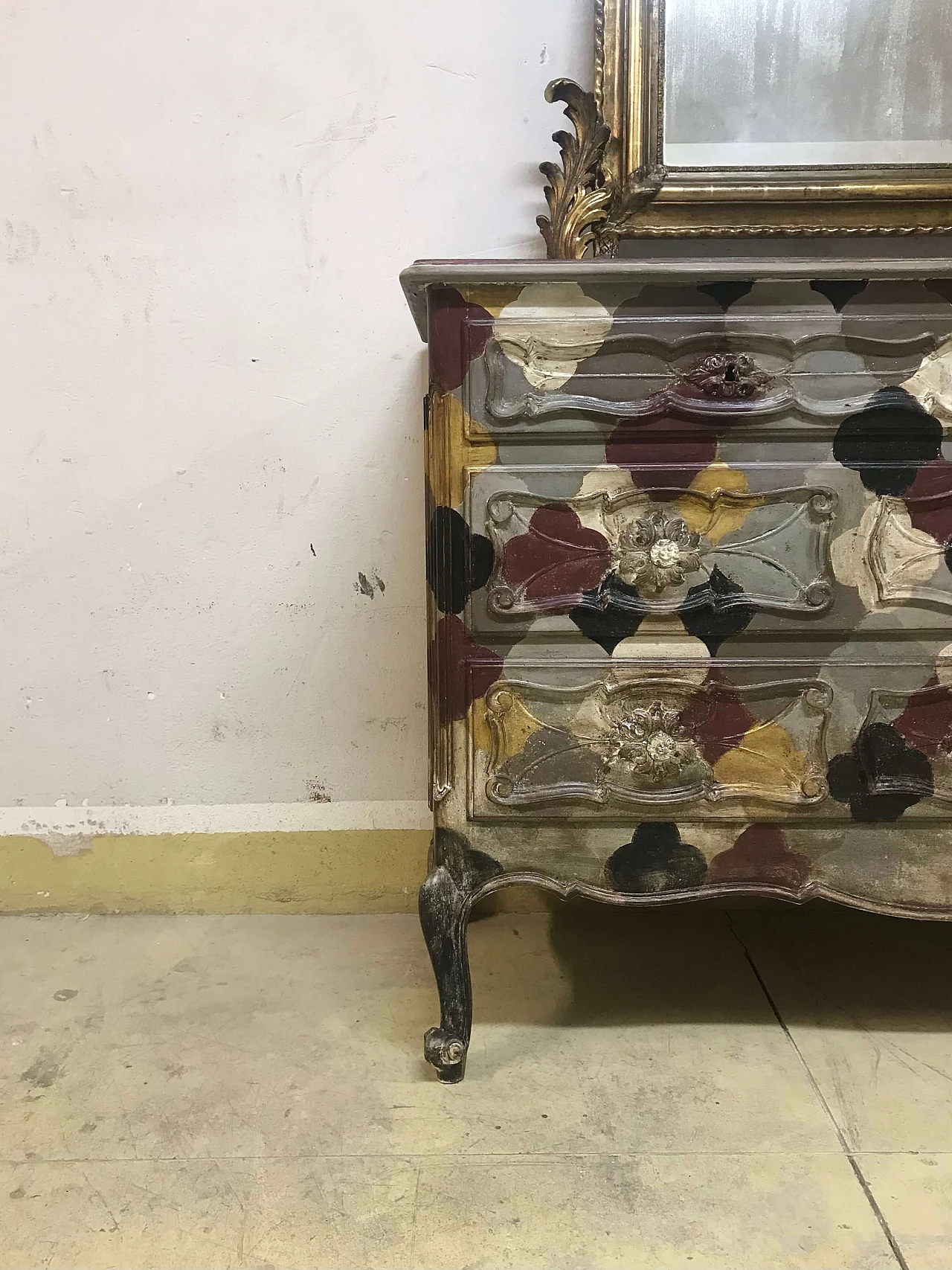 Lacquered chest of drawers in Baroque style, 1950s 5