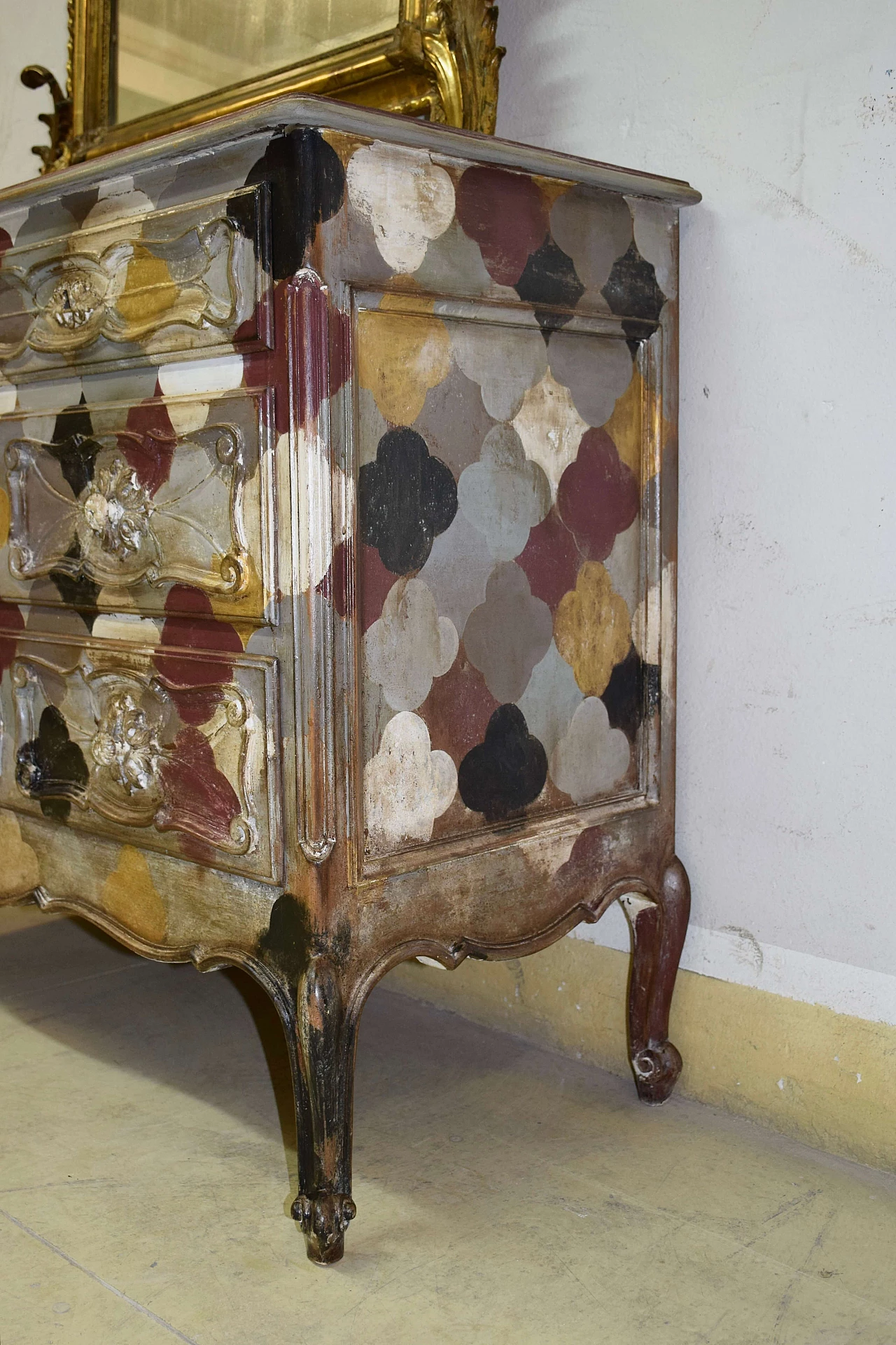 Lacquered chest of drawers in Baroque style, 1950s 9