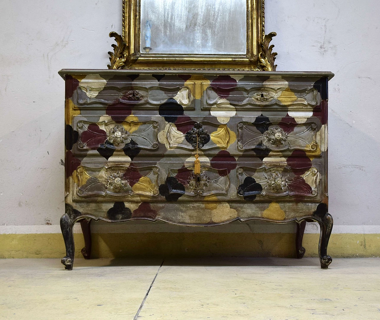 Lacquered chest of drawers in Baroque style, 1950s 10