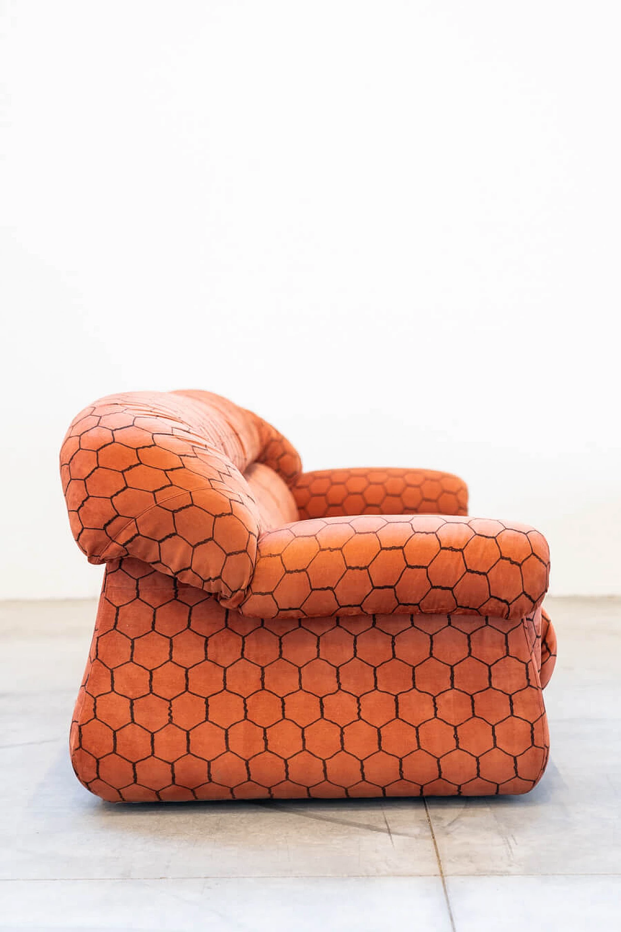 Orange and black fabric sofa and pair of armchairs, 1970s 22