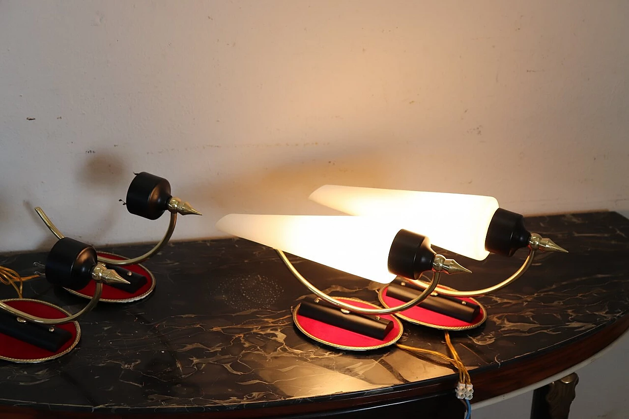4 Wall lights in opaline glass and brass in the style of Stilnovo, 1950s 3