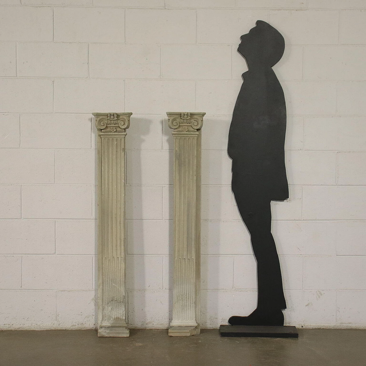 Pair of Renaissance style stone pilasters, 16th century 2