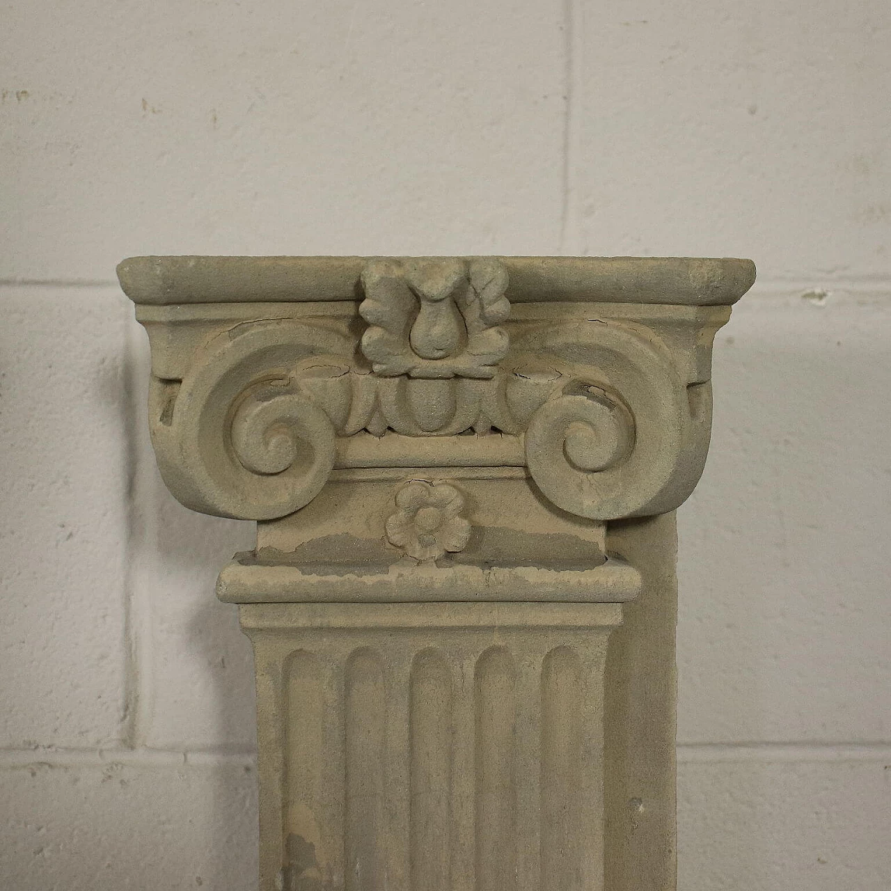 Pair of Renaissance style stone pilasters, 16th century 4