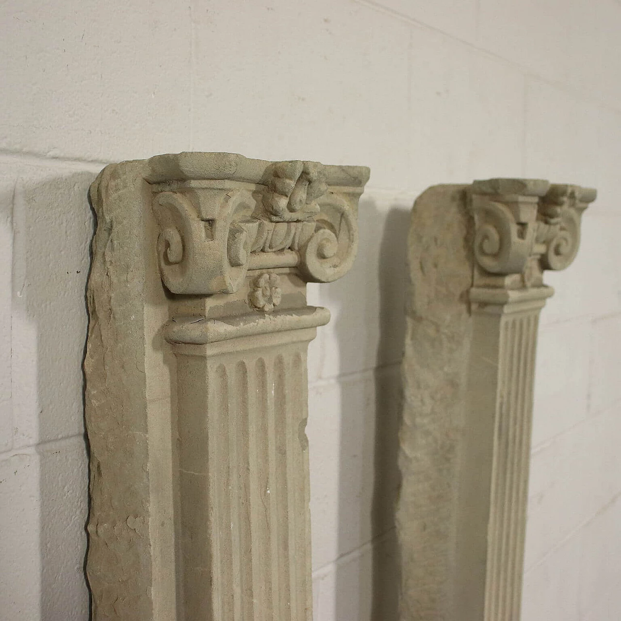 Pair of Renaissance style stone pilasters, 16th century 5
