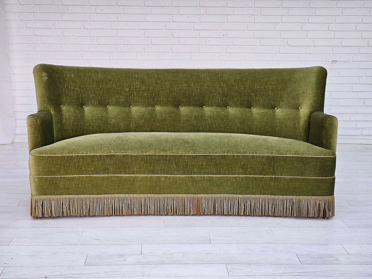Danish Banana three-seater green velvet sofa with beech legs, 1970s 2
