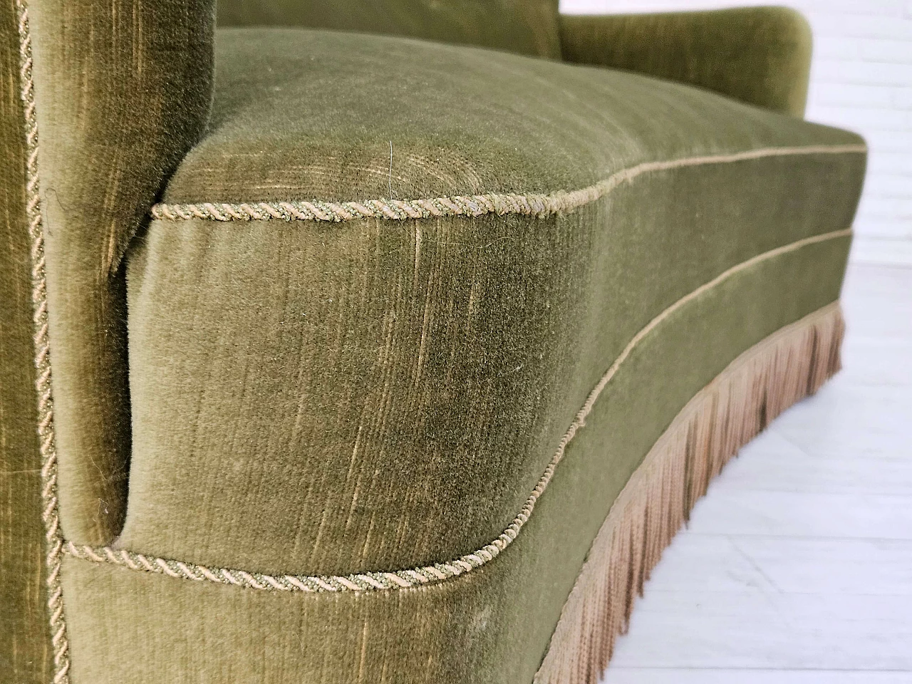 Danish Banana three-seater green velvet sofa with beech legs, 1970s 5