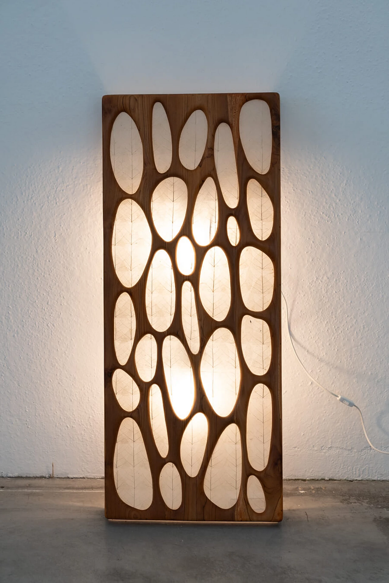 Cherry wood and rice paper wall lamp by Steelline, 1980s 9