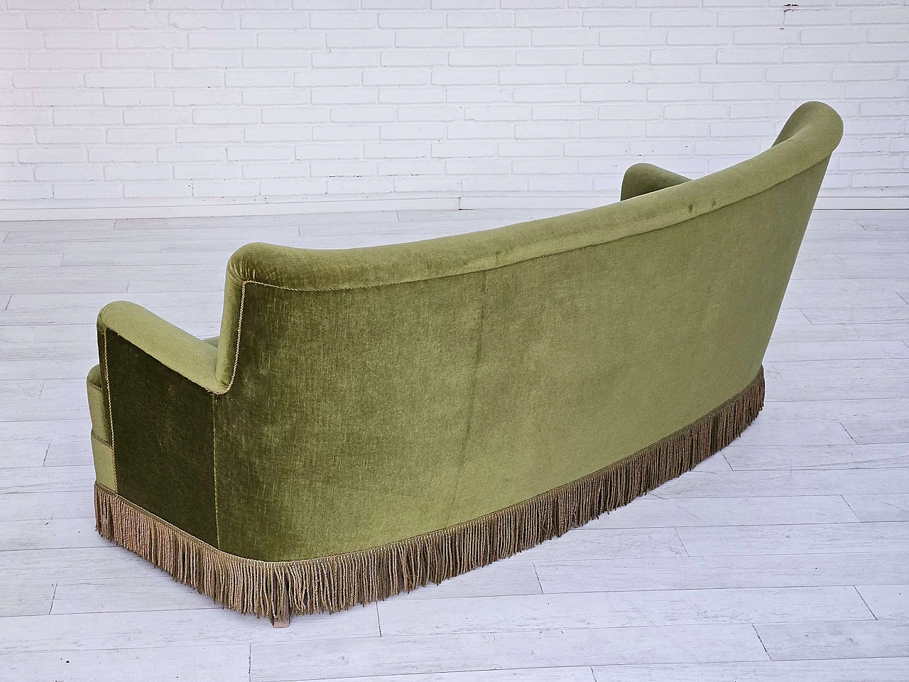Danish Banana three-seater green velvet sofa with beech legs, 1970s 14