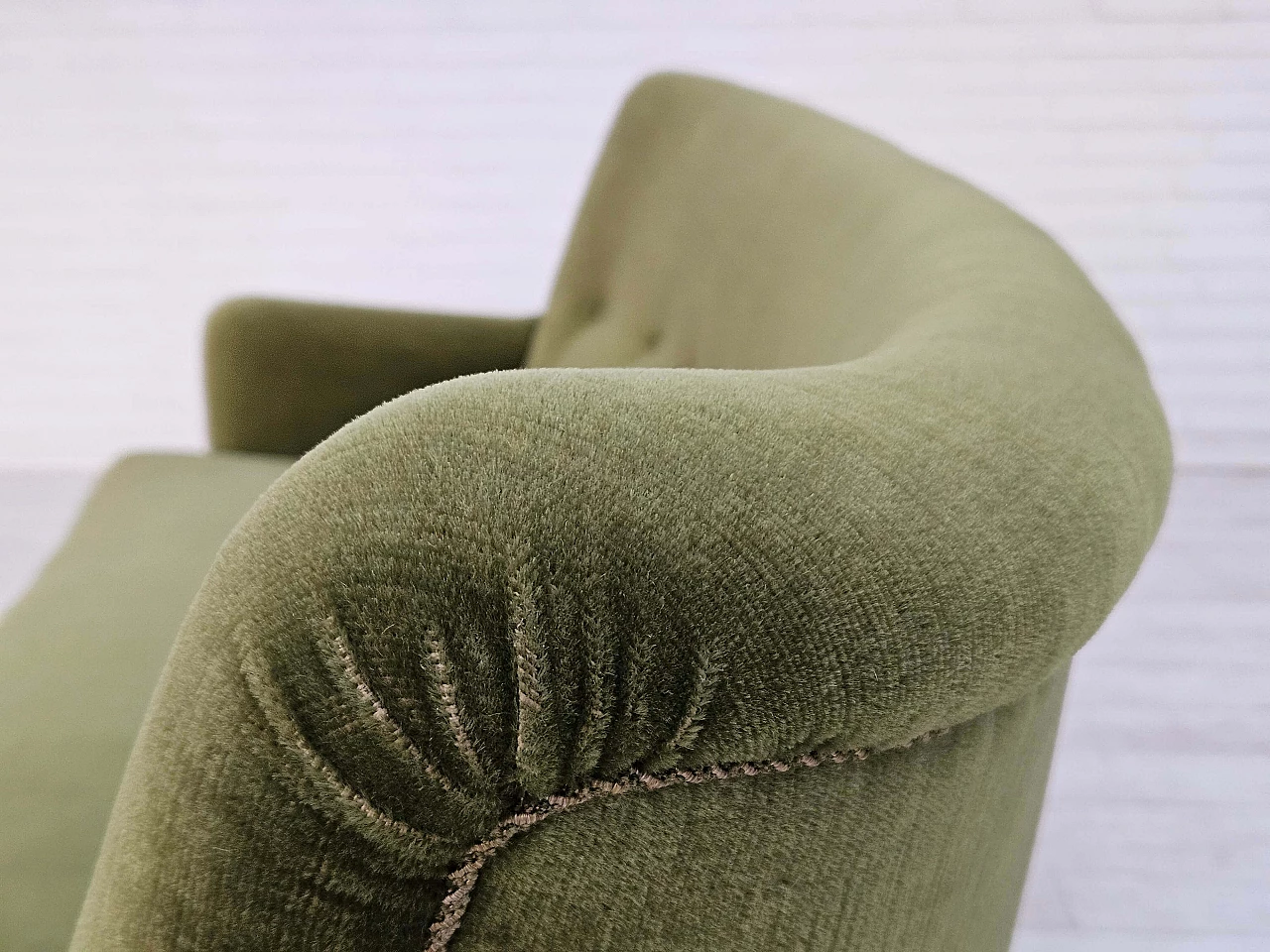 Danish Banana three-seater green velvet sofa with beech legs, 1970s 15