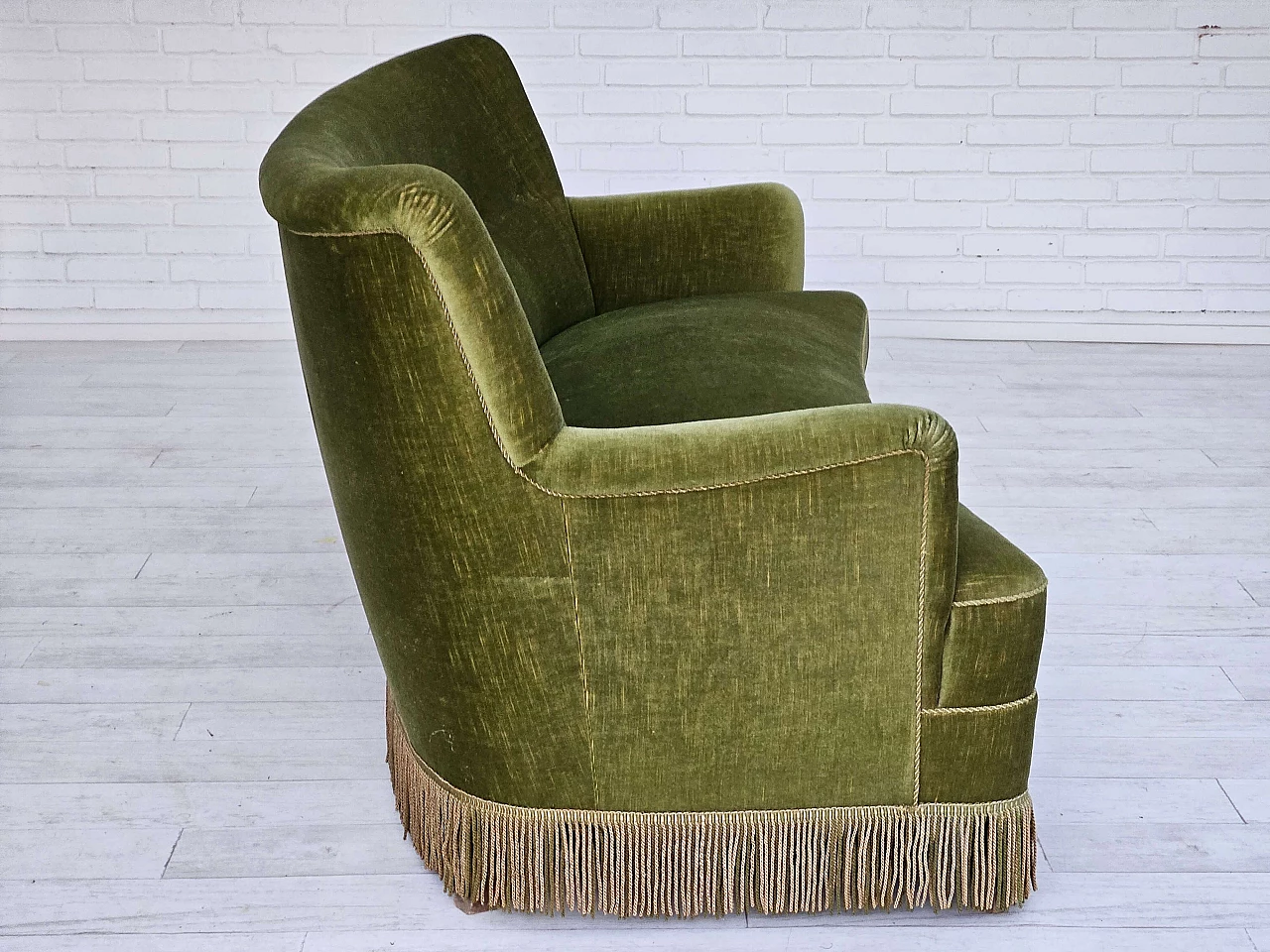 Danish Banana three-seater green velvet sofa with beech legs, 1970s 17