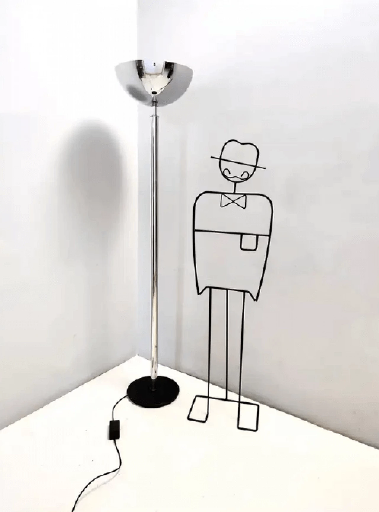 Chromed metal floor lamp in the style of Franco Albini, 1970s 2