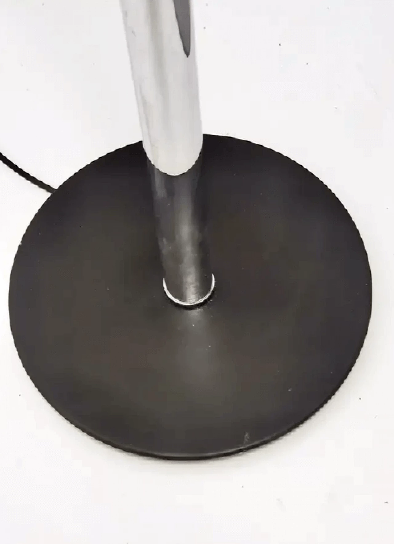 Chromed metal floor lamp in the style of Franco Albini, 1970s 6