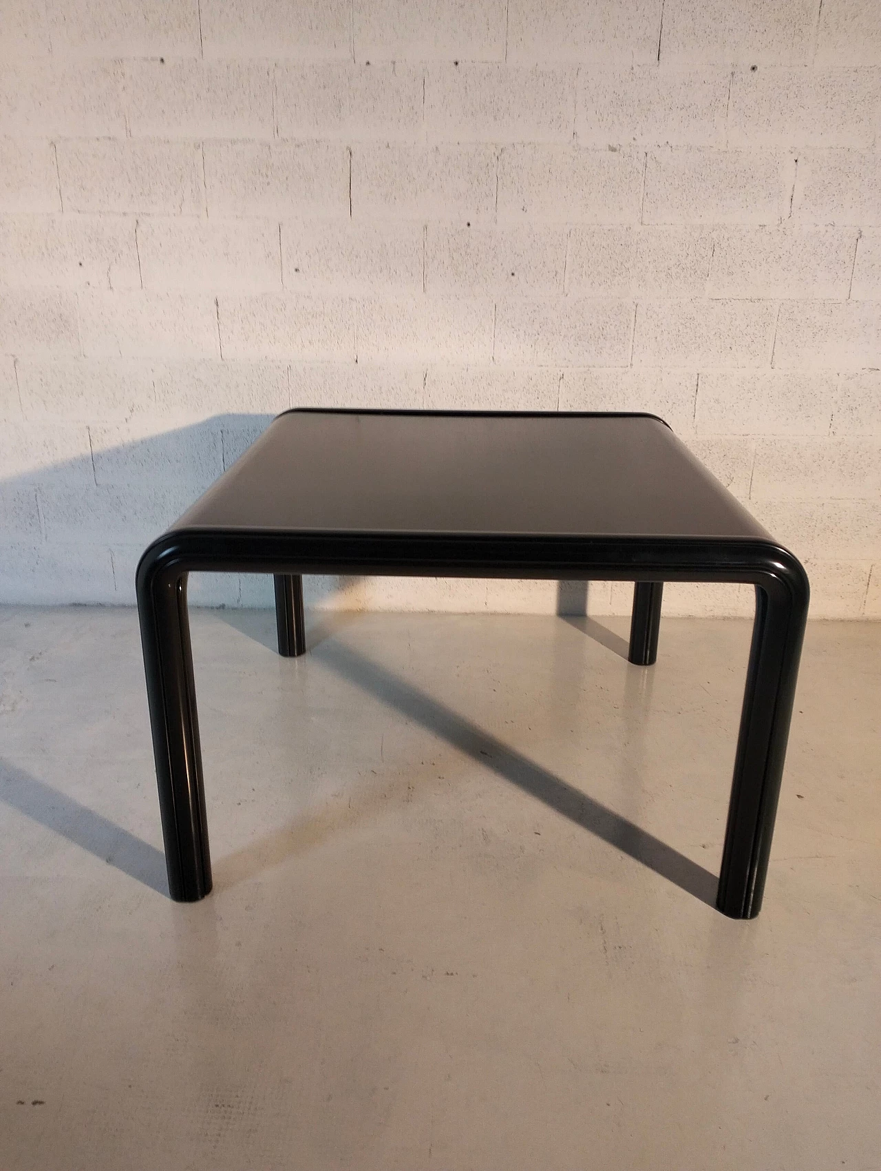 Square table and 4 Orsay chairs by Gae Aulenti for Knoll, 1980s 2