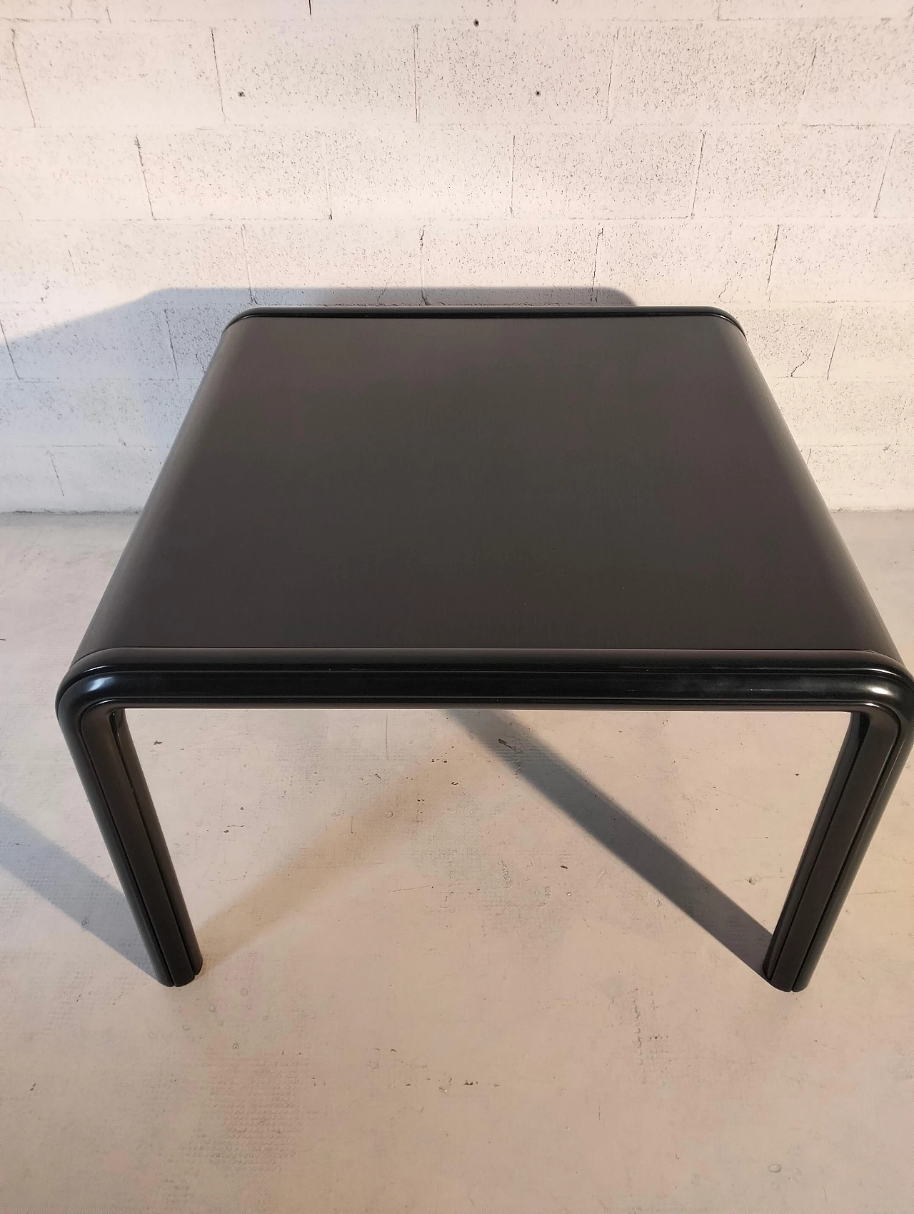 Square table and 4 Orsay chairs by Gae Aulenti for Knoll, 1980s 3