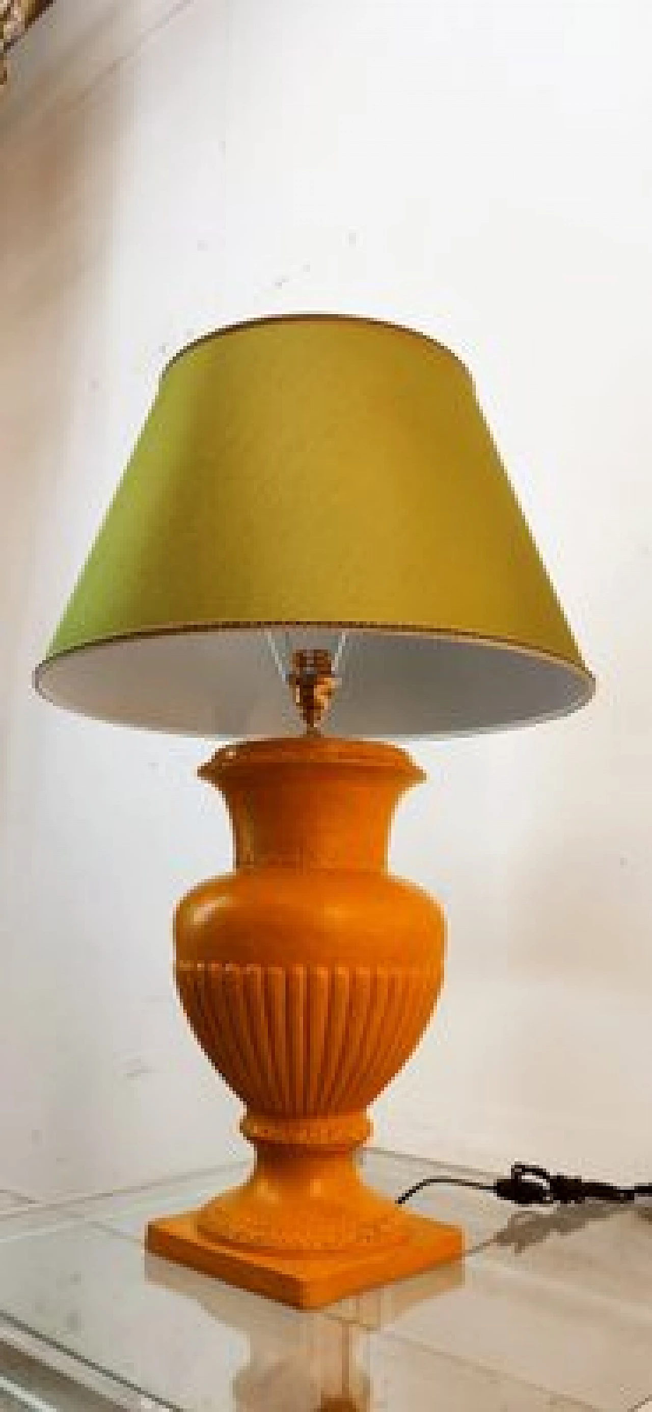Lampada da tavolo in ceramica dorata con paralume verde, anni '70 14