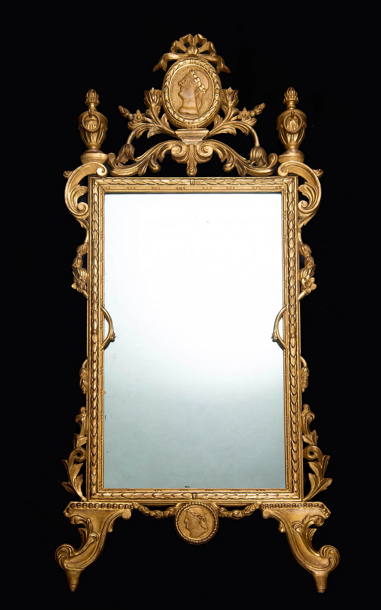 Specchiera stile Luigi XV in legno dorato e intagliato, primo '900 1