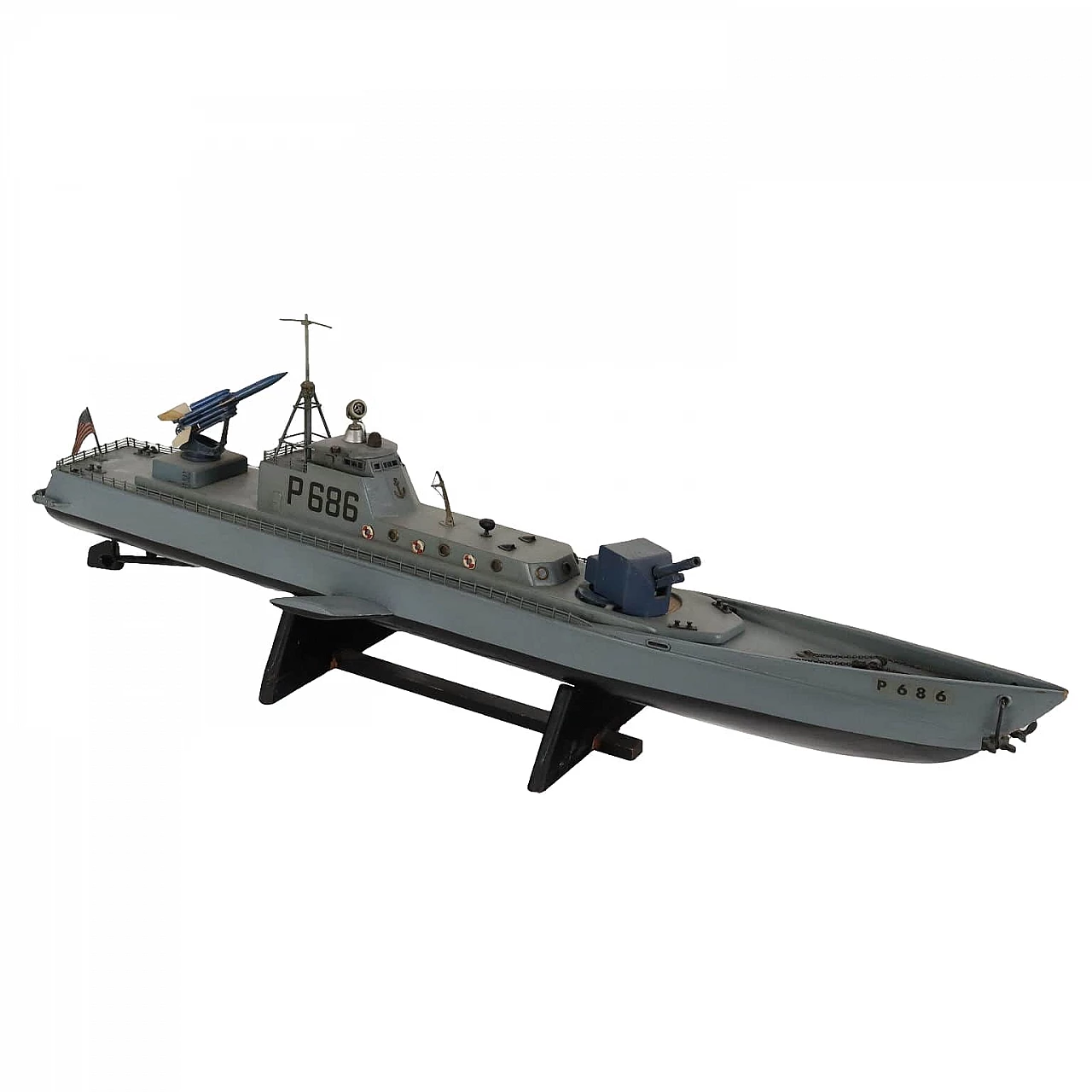Modellino di nave da guerra in legno 1