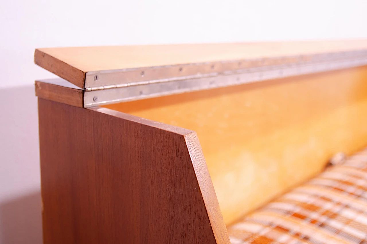 Divano letto cecoslovacco in legno impiallacciato frassino, anni '70 14