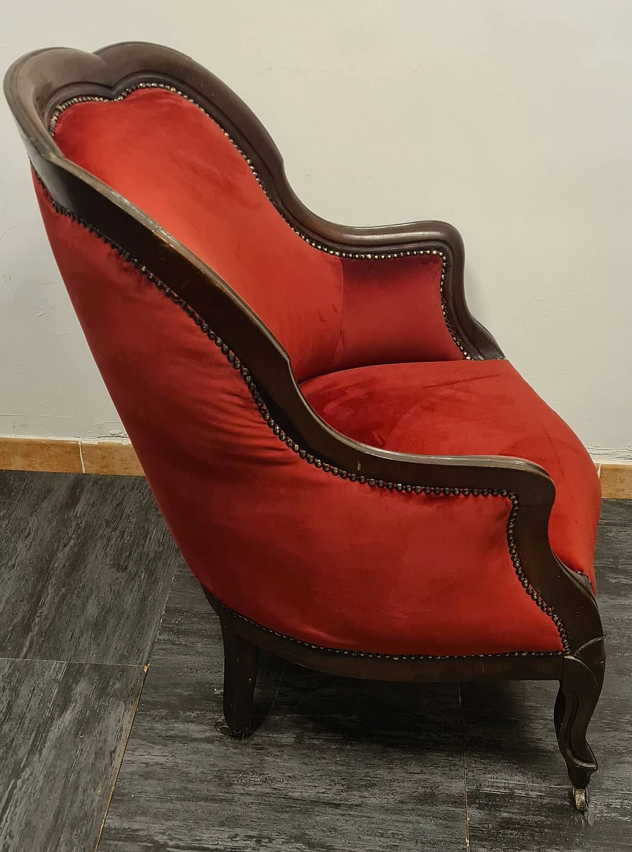 Poltrona inglese con rotelle in legno e tessuto rosso, fine '700 8