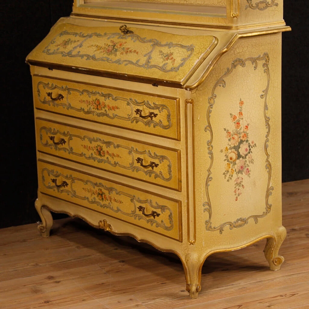 Venetian lacquered, gilded and painted wood trumeau 10