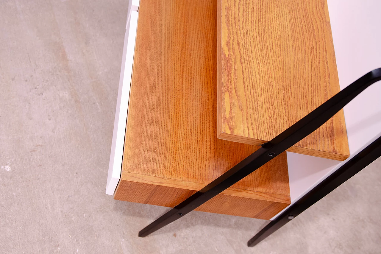 Libreria in faggio di Tatra Nabytok, anni '60 6