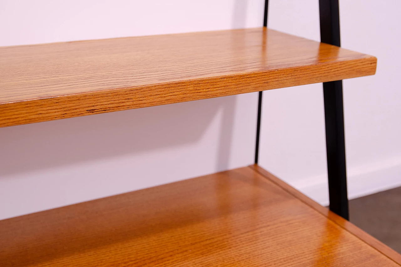 Libreria in faggio di Tatra Nabytok, anni '60 10