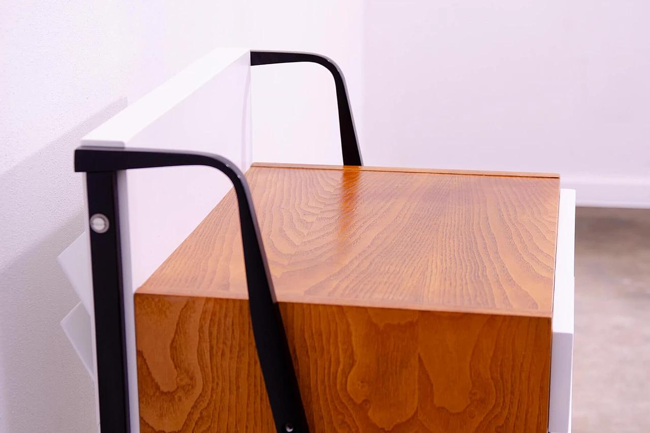 Cassettiera in faggio e compensato di Tatra Nabytok, anni '60 8