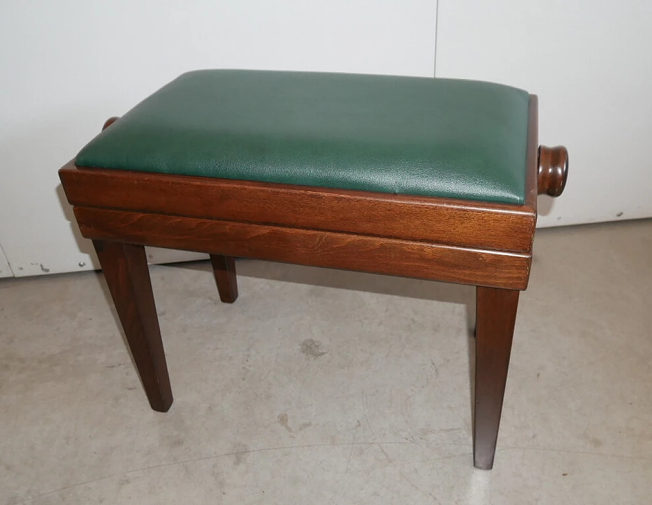 Sgabello da pianoforte in faggio tinto noce ed ecopelle, anni '90 3