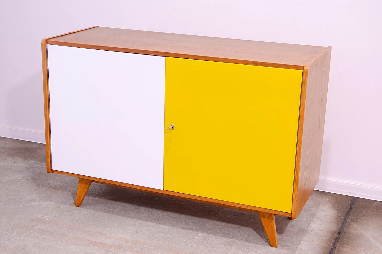 U-450 sideboard in beech, veneer, plywood and laminate by Jiří Jiroutek, 1960s 6