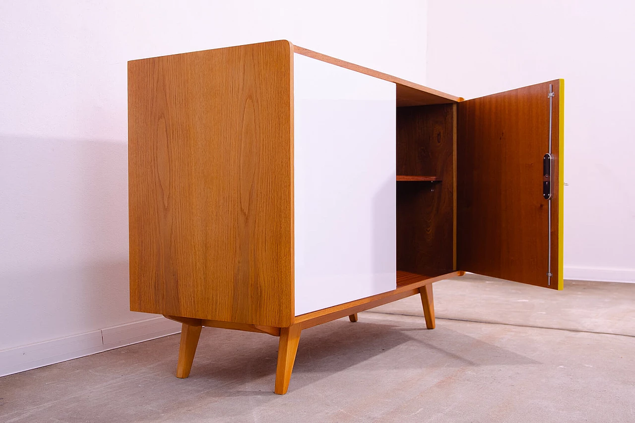 U-450 sideboard in beech, veneer, plywood and laminate by Jiří Jiroutek, 1960s 7