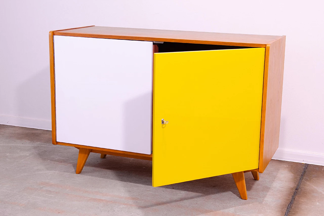 U-450 sideboard in beech, veneer, plywood and laminate by Jiří Jiroutek, 1960s 8