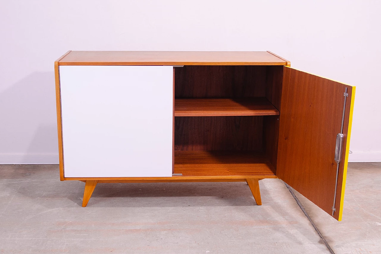 U-450 sideboard in beech, veneer, plywood and laminate by Jiří Jiroutek, 1960s 9