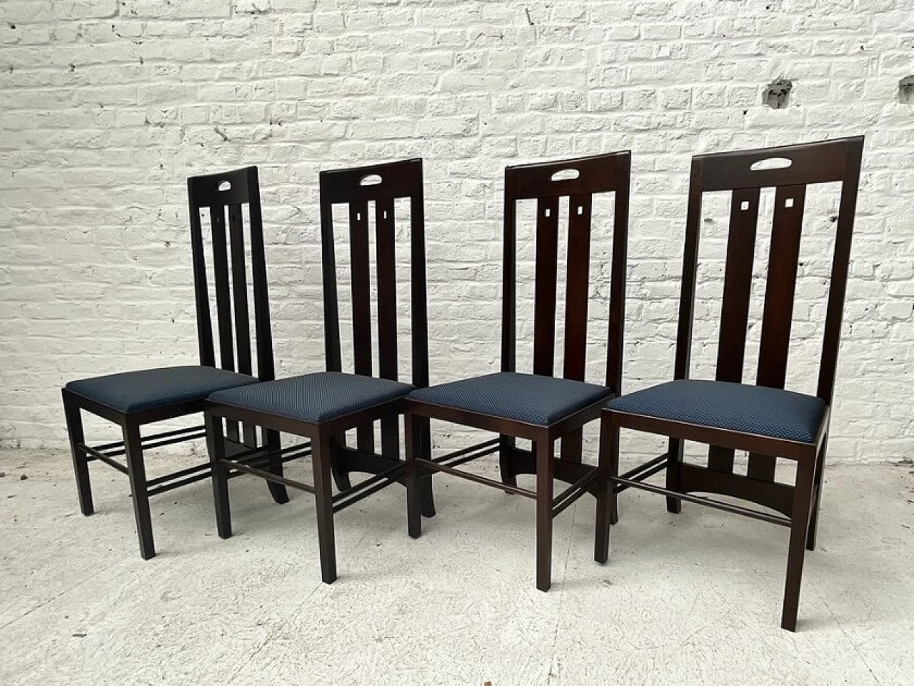 Coppia di sedie Ingram nere di Charles Rennie Mackintosh per Cassina, anni '80 8