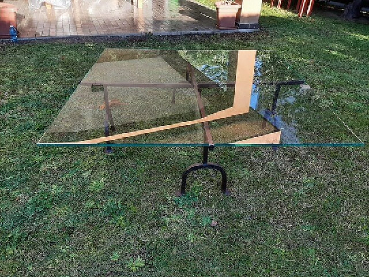 Tavolino da salotto con base ricavata da brande militari ottocentesche 2